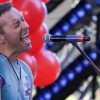 Chris Martin sufrió una caída durante un show de Coldplay: el video del accidente que preocupó a sus fans